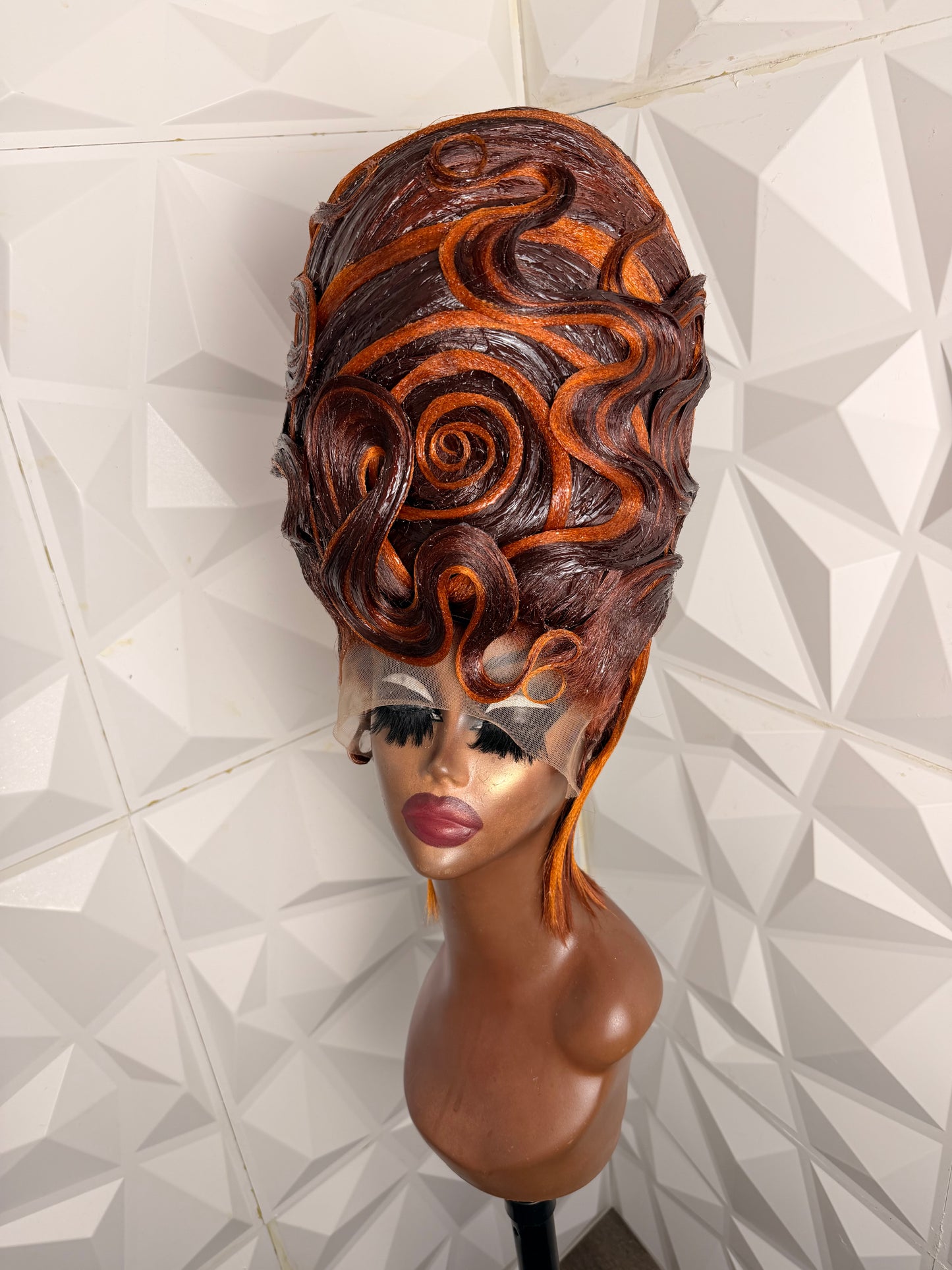 TRIPPY BEEHIVE UPDO