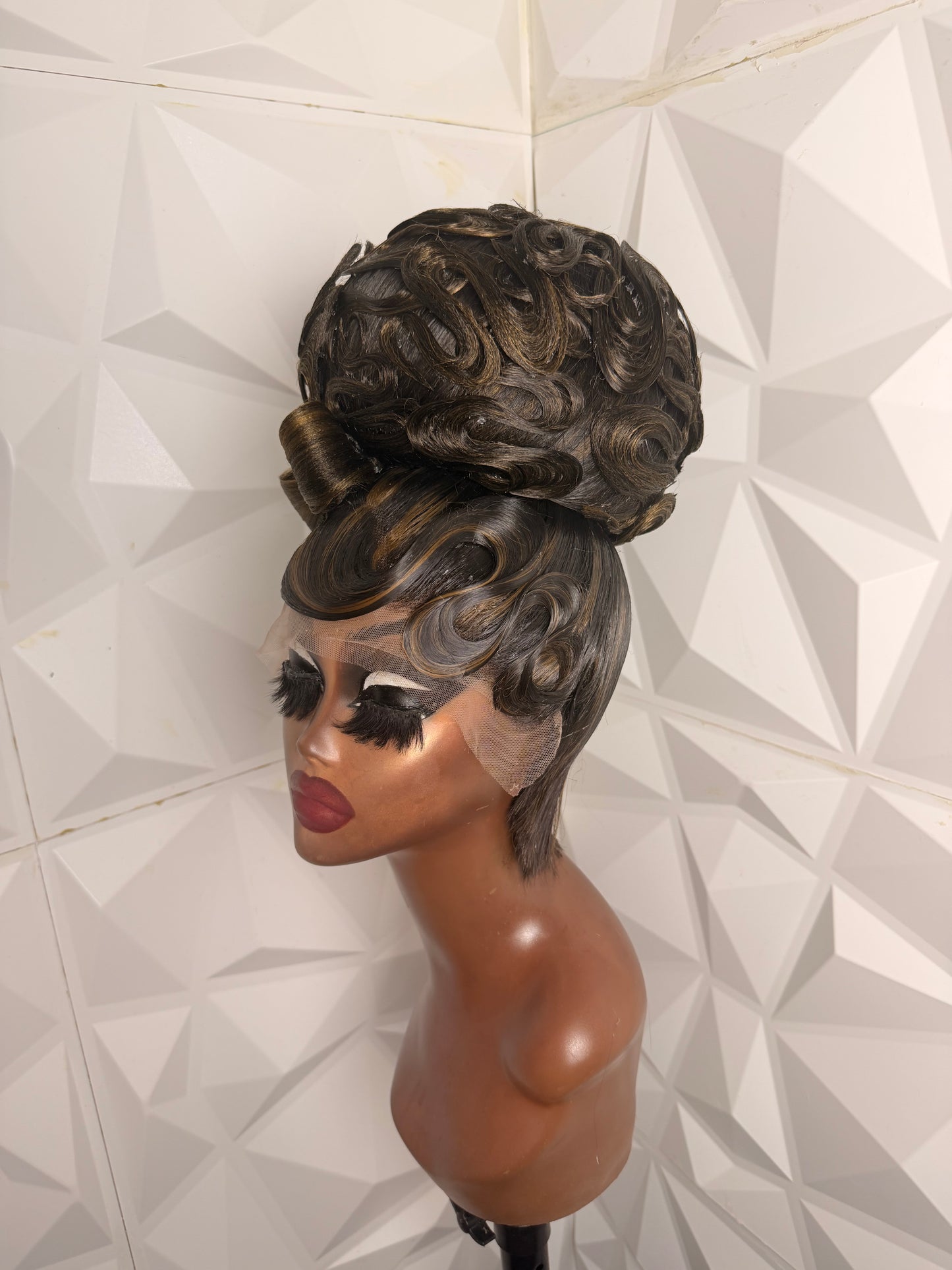 BOW-TASTIC BADDIE ! 🎀