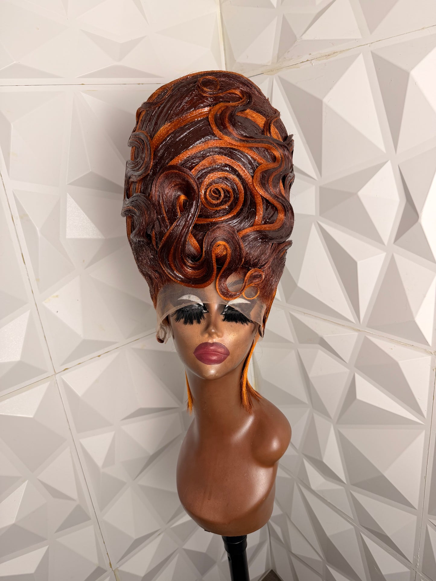 TRIPPY BEEHIVE UPDO