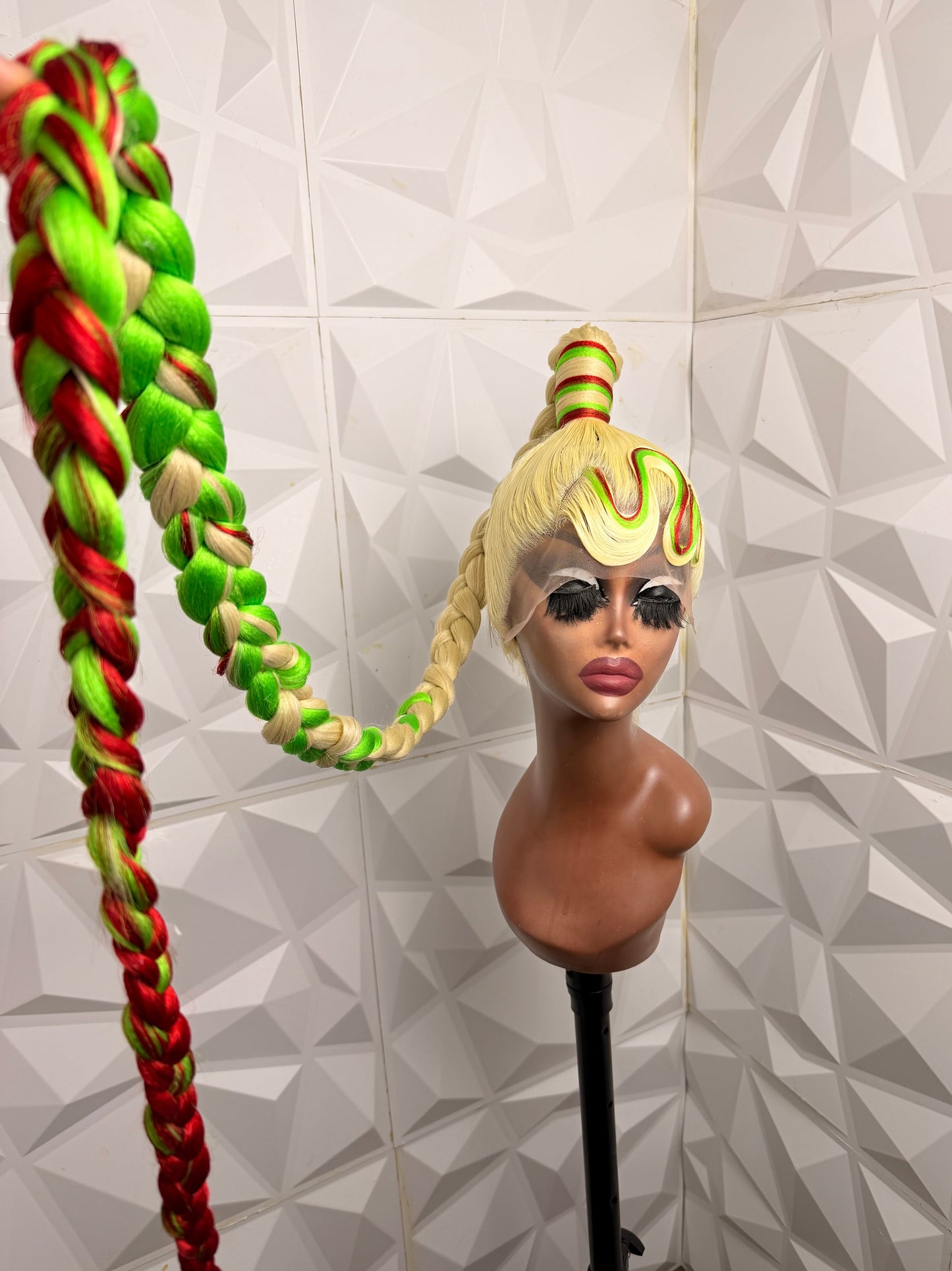 DECKING THE HALLZ & DOLLZ