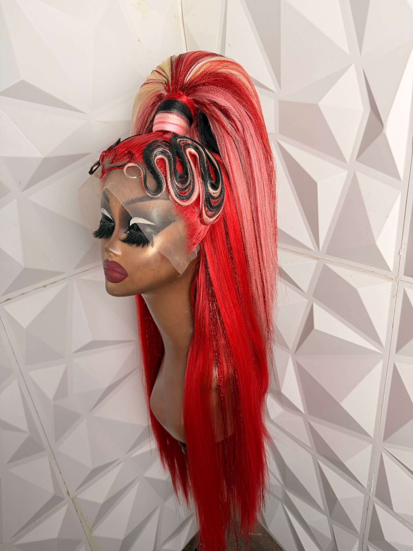 SHE'S DOING LUV-LY <3